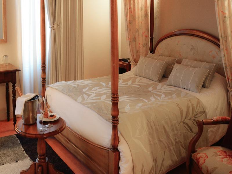 Logis Hotel Et Restaurant Du Dauphin Sées Εξωτερικό φωτογραφία