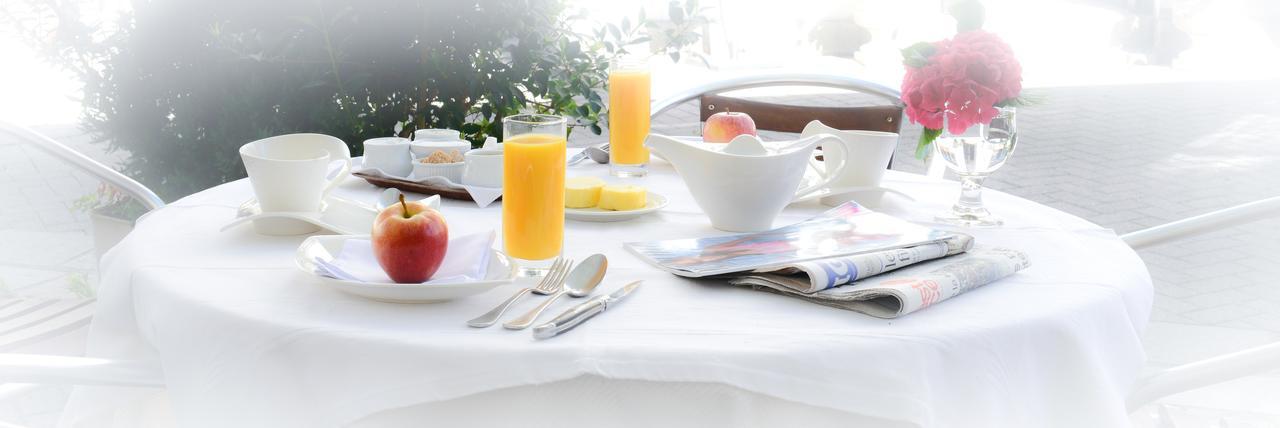 Logis Hotel Et Restaurant Du Dauphin Sées Εξωτερικό φωτογραφία