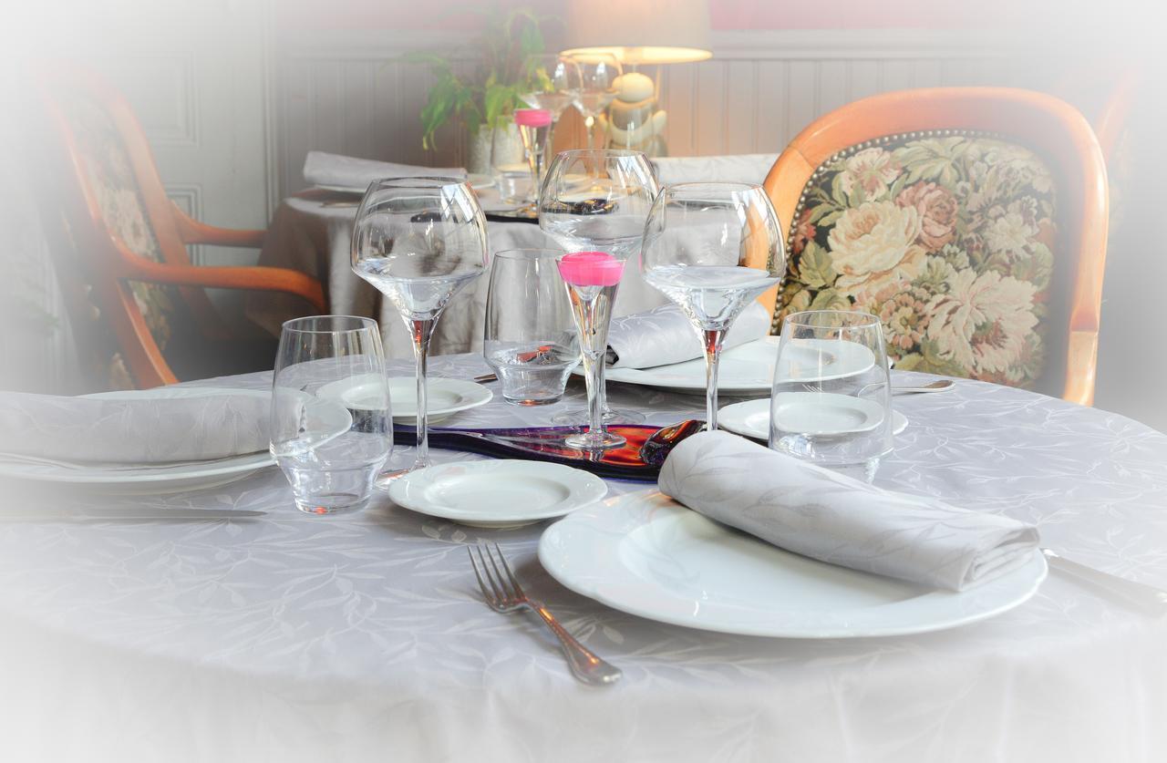 Logis Hotel Et Restaurant Du Dauphin Sées Εξωτερικό φωτογραφία