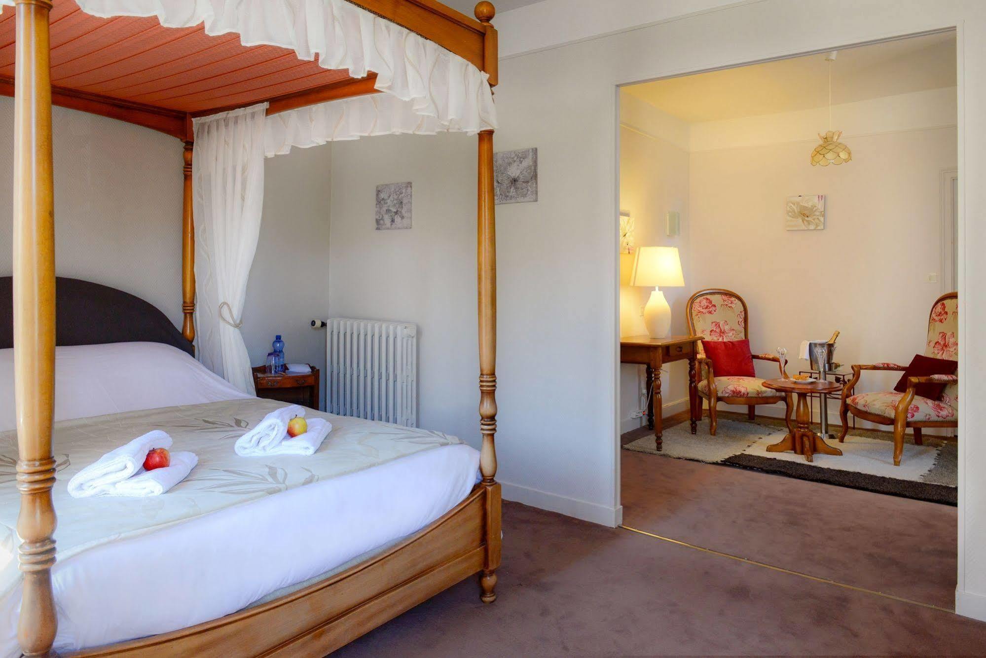 Logis Hotel Et Restaurant Du Dauphin Sées Εξωτερικό φωτογραφία